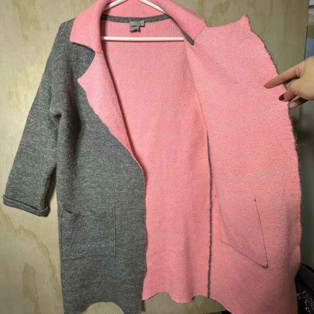 ASOS Women’s Gray and Pink Sweater/Cardigan. Soft and stretchy. Size‎ 4